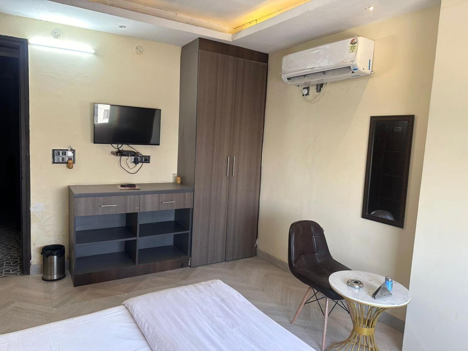 Hotel Kritika Greater Noida Exterior photo